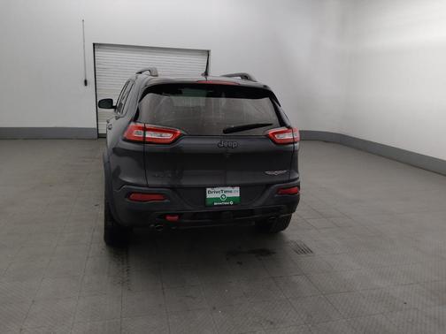 Brilliant Black Crystal Pearlcoat 2014 Jeep Cherokee Trailhawk