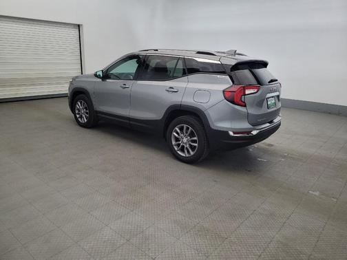 Sterling Metallic 2024 GMC Terrain SLT