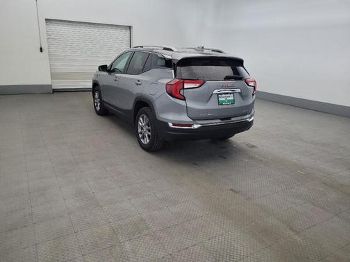 Sterling Metallic 2024 GMC Terrain SLT