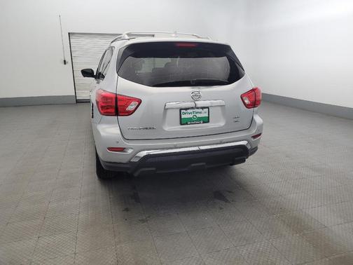 2019 Nissan Pathfinder SL