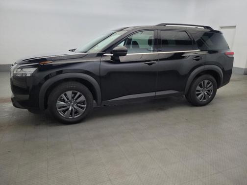 Black 2022 Nissan Pathfinder SV