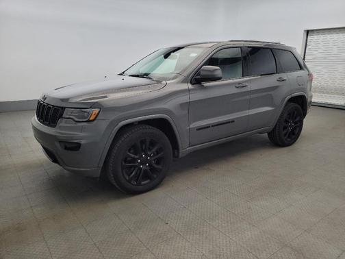 2022 Jeep Grand Cherokee Laredo