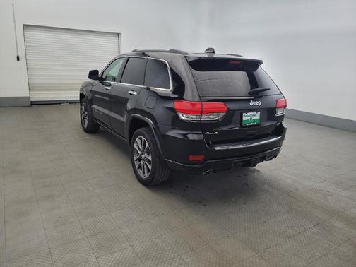 Diamond Black Crystal Pearlcoat 2018 Jeep Grand Cherokee Overland