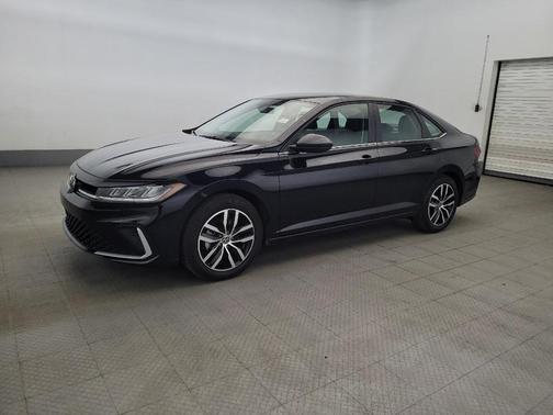 Deep Black Pearl 2025 Volkswagen Jetta 1.5T SE