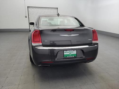 2017 Chrysler 300 Limited