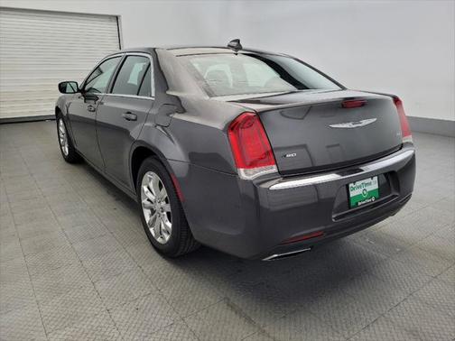 2017 Chrysler 300 Limited