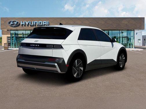 2025 Hyundai IONIQ 5 SE