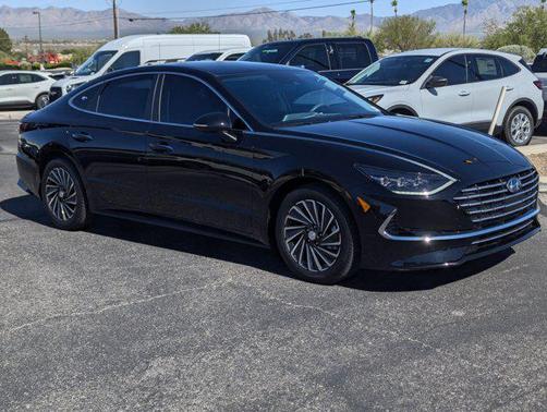 2023 Hyundai SONATA Hybrid SE