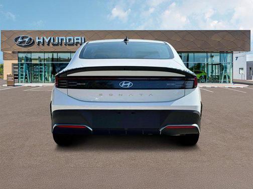 2025 Hyundai SONATA SE