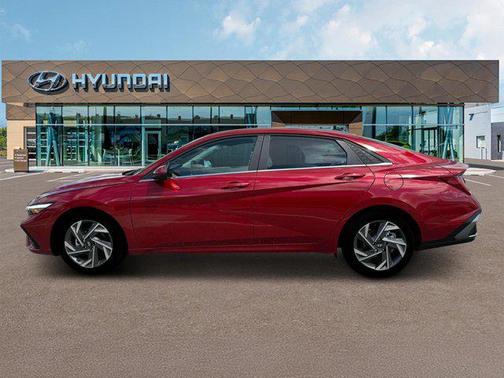 2025 Hyundai ELANTRA SEL