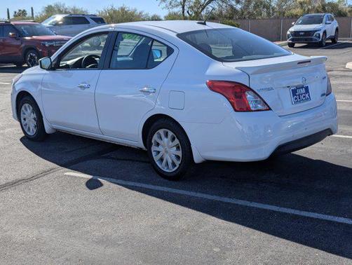 2016 Nissan Versa 1.6 SV