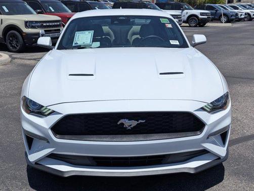 2022 Ford Mustang EcoBoost