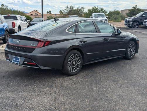 2023 Hyundai SONATA Hybrid Limited