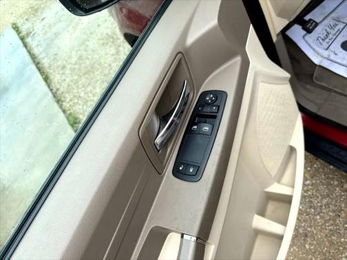 2010 Chrysler Town & Country New LX