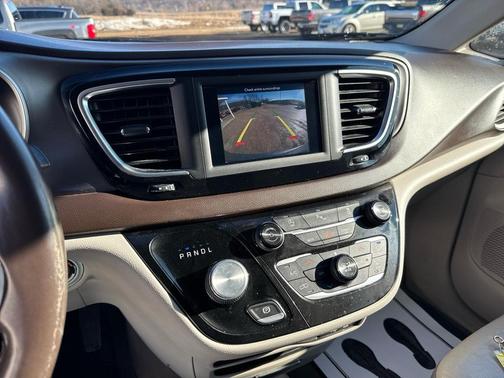 2018 Chrysler Pacifica Touring-L