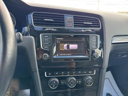 2015 Volkswagen Golf SportWagen TSI SEL 4-Door
