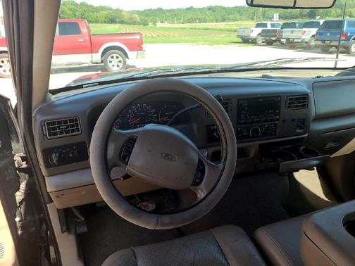 Photo 2 of 17 of 2001 Ford F-250 Lariat