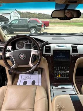 2011 Cadillac Escalade Luxury