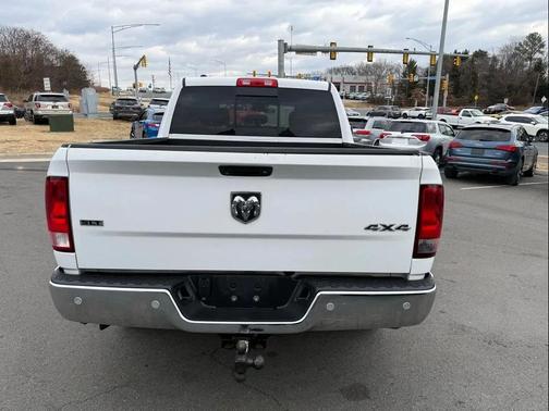 2018 RAM 1500 SLT