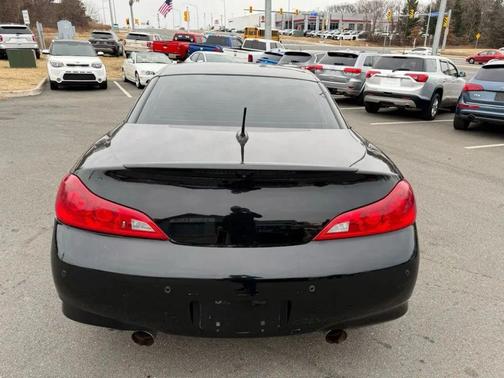 2014 INFINITI Q60 Base