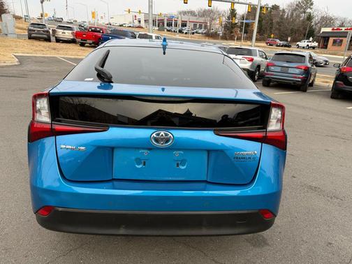 2022 Toyota Prius LE