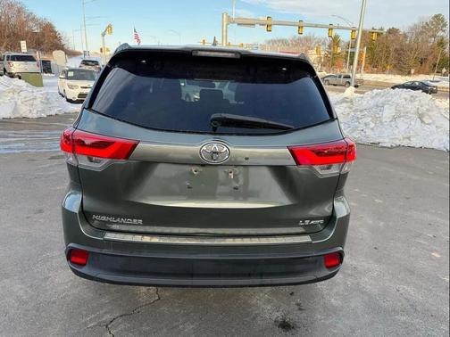 2018 Toyota Highlander LE