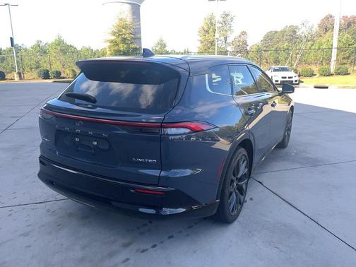 2025 Toyota Crown Signia Limited