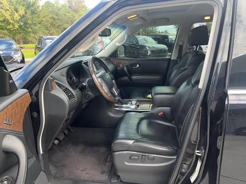 2017 INFINITI QX80 Base