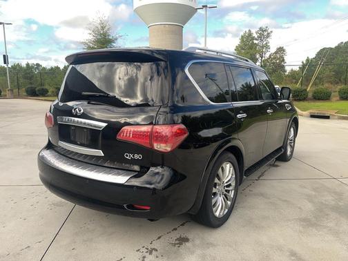 2017 INFINITI QX80 Base