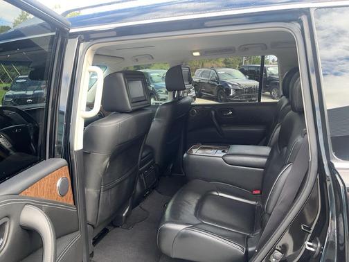 2017 INFINITI QX80 Base