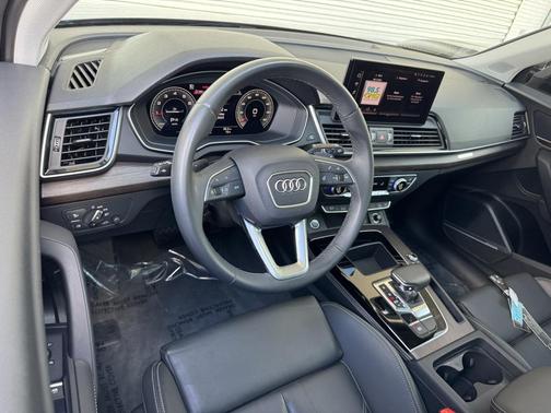 2024 Audi Q5 45 S line Premium Plus