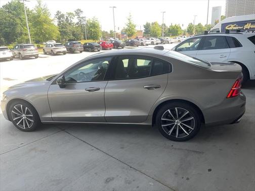 2021 Volvo S60 T5 Momentum