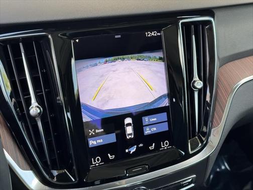 2021 Volvo S60 T5 Momentum