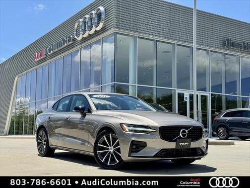 2021 Volvo S60 T5 Momentum