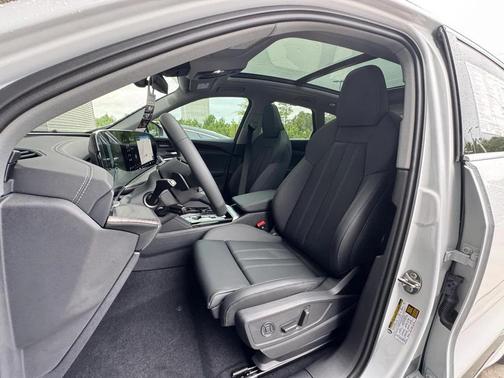 2025 Audi Q5 Premium Plus
