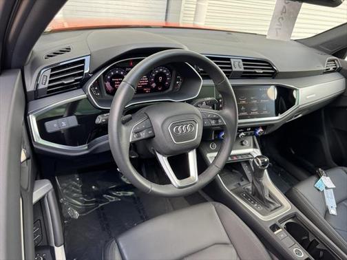 2024 Audi Q3 Premium 45 TFSI S line quattro Tiptronic