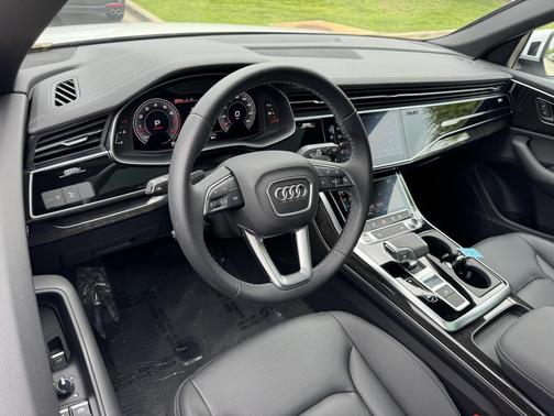 2024 Audi Q8 55 Premium