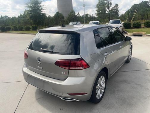 2018 Volkswagen Golf TSI SE