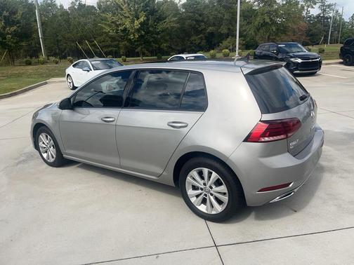 2018 Volkswagen Golf TSI SE