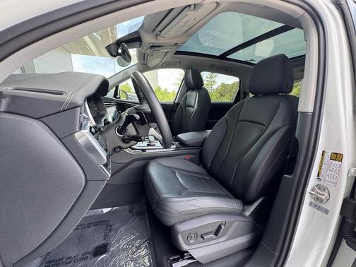 2023 Audi Q7 55 Premium Plus