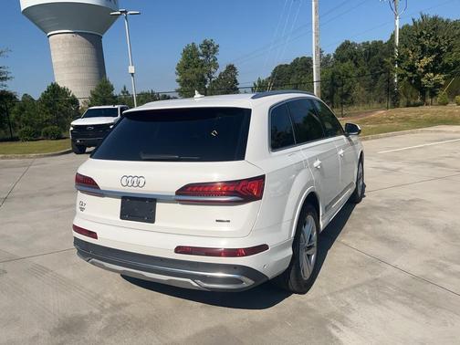 2023 Audi Q7 55 Premium Plus