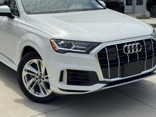 2023 Audi Q7 55 Premium Plus