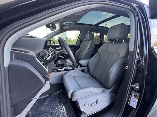 2023 Audi Q5 45 S line Premium Plus