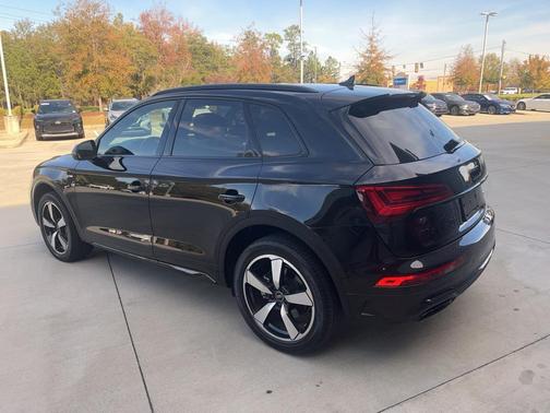 2023 Audi Q5 45 S line Premium Plus