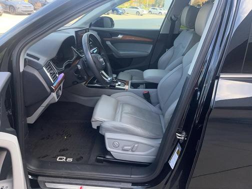 2023 Audi Q5 45 S line Premium Plus