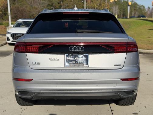 2022 Audi Q8 55 Premium