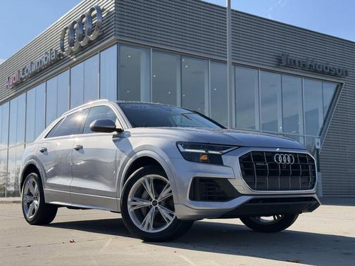 2022 Audi Q8 55 Premium