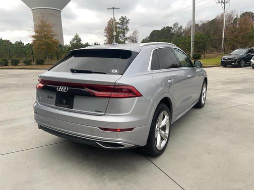 2022 Audi Q8 55 Premium
