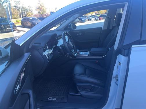 2022 Audi Q8 55 Premium Plus