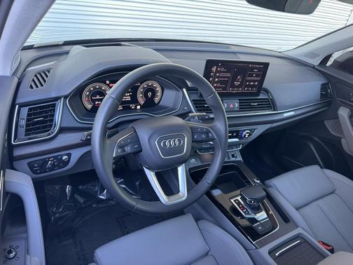2024 Audi Q5 45 S line Prestige